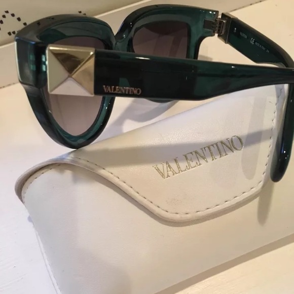 Valentino V694S Turquoise Sunglasses - Picture 5 of 6